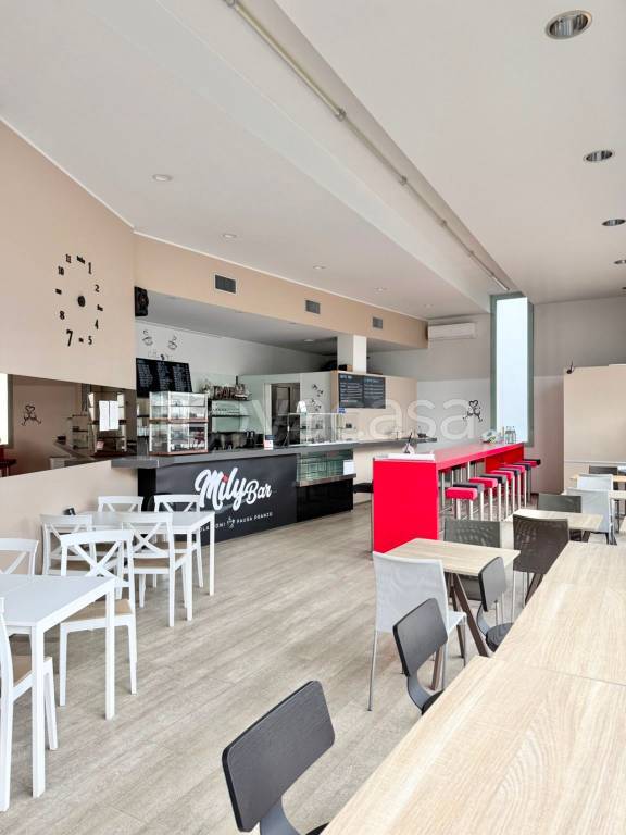 negozio in vendita a Verona in zona Borgo Roma