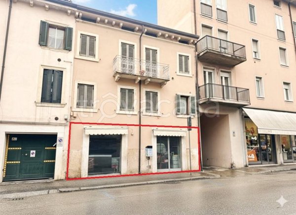 negozio in vendita a Verona in zona Borgo Trento