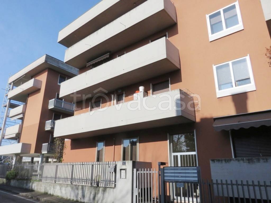 appartamento in vendita a Verona in zona Borgo Roma