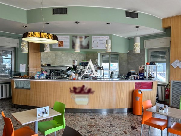 negozio in vendita a Verona in zona Borgo Roma