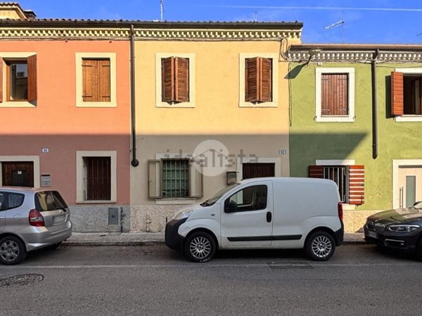 casa indipendente in vendita a Verona
