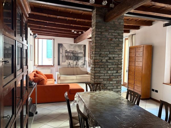 appartamento in vendita a Verona in zona Cittadella