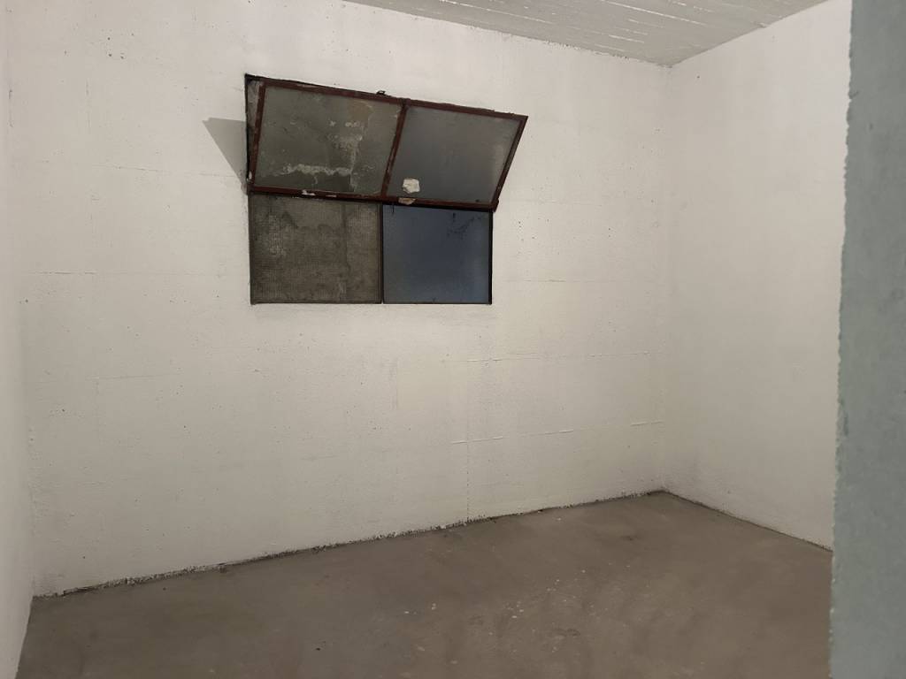 locale commerciale in vendita a Verona in zona Borgo Venezia / Borgo Trieste