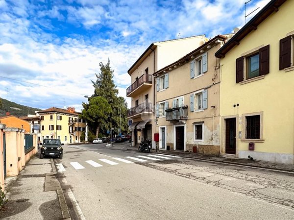 ufficio in vendita a Verona in zona Avesa