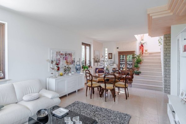 casa indipendente in vendita a Verona