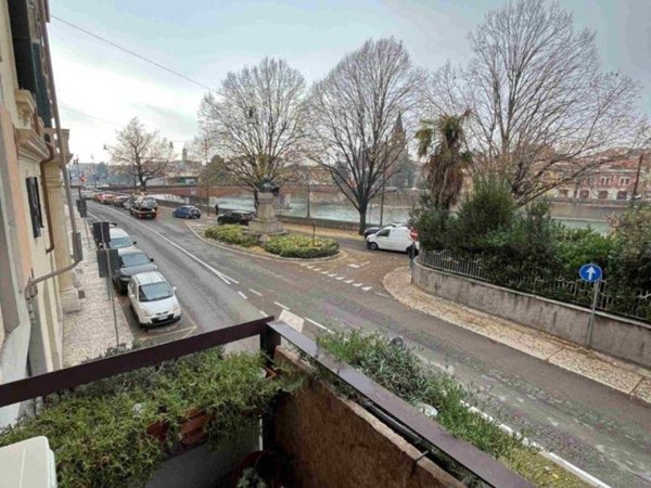 appartamento in vendita a Verona in zona Centro Storico