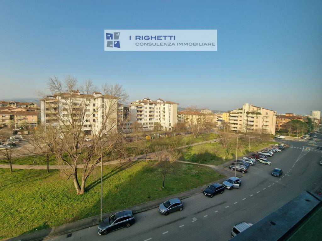 ufficio in vendita a Verona in zona Borgo Milano