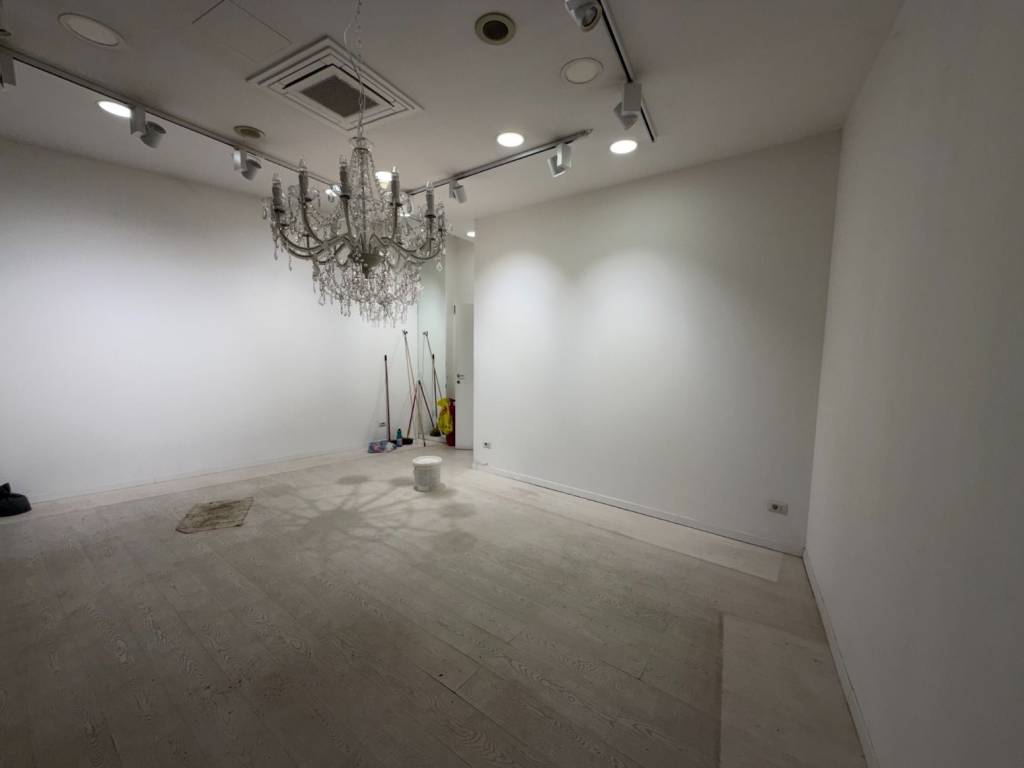 negozio in vendita a Verona in zona Centro Storico