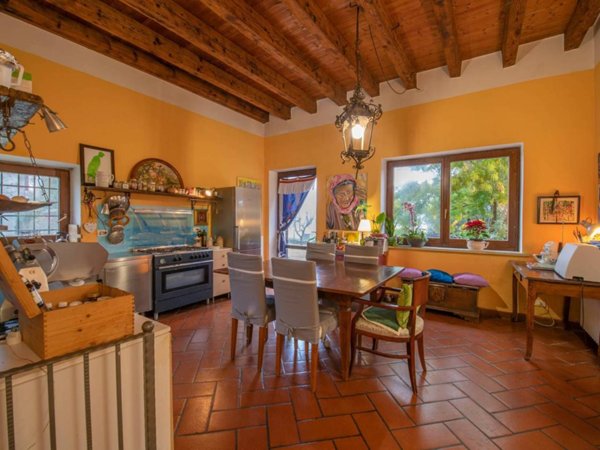 casa indipendente in vendita a Verona in zona Cadidavid