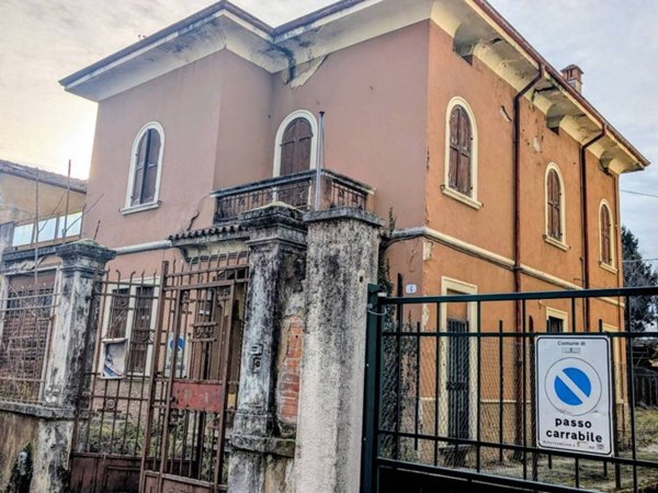 intera palazzina in vendita a Verona in zona Borgo Roma