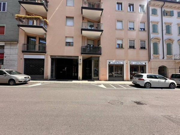 negozio in vendita a Verona