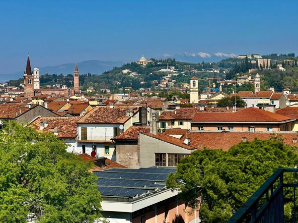 appartamento in vendita a Verona in zona Veronetta