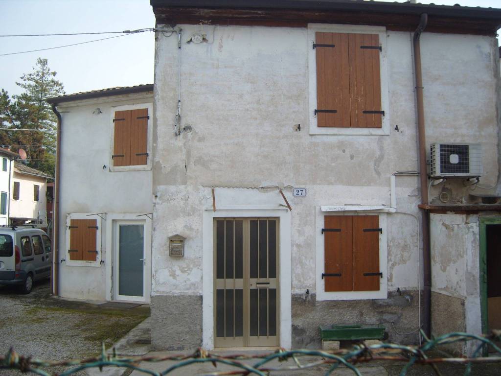 casa indipendente in vendita a Verona