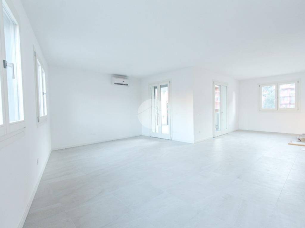 appartamento in vendita a Verona in zona Borgo Roma