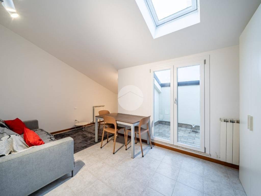 appartamento in vendita a Verona in zona Borgo Roma