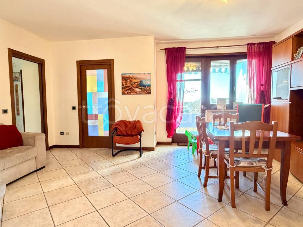 appartamento in vendita a Verona in zona Cadidavid