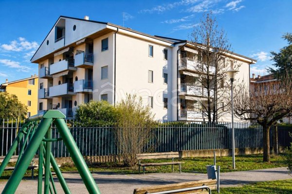 appartamento in vendita a Verona in zona Cadidavid