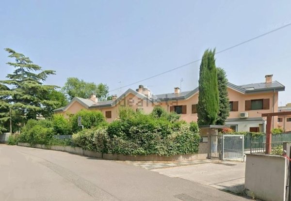 casa indipendente in vendita a Verona in zona Saval