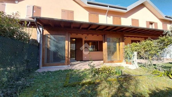 casa indipendente in vendita a Verona in zona Saval