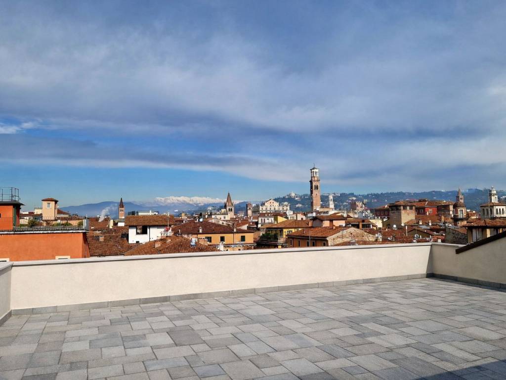 appartamento in vendita a Verona in zona Centro Storico
