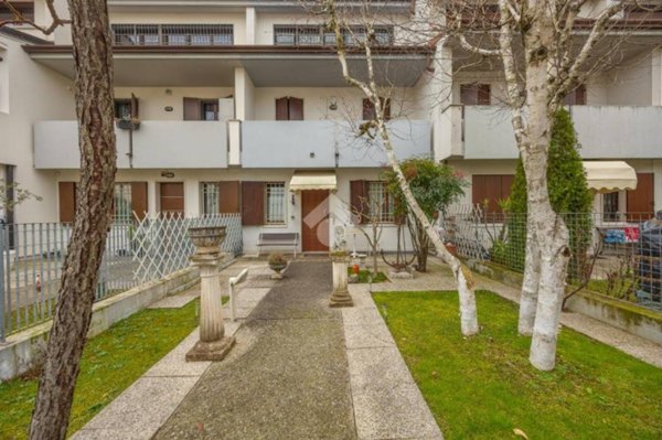casa indipendente in vendita a Verona in zona Borgo Roma