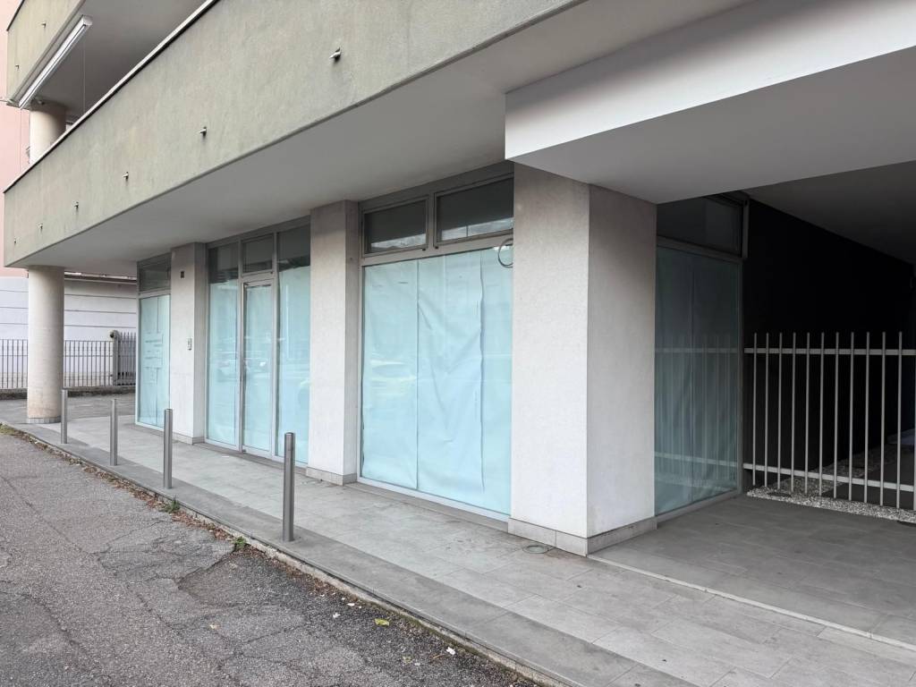 negozio in vendita a Verona in zona Borgo Milano
