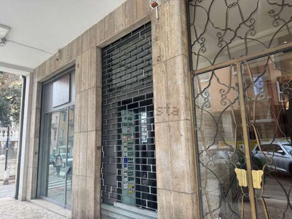 negozio in vendita a Verona in zona Centro Storico