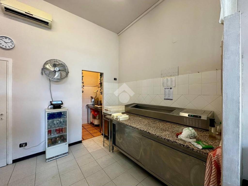 negozio in vendita a Verona in zona Borgo Milano