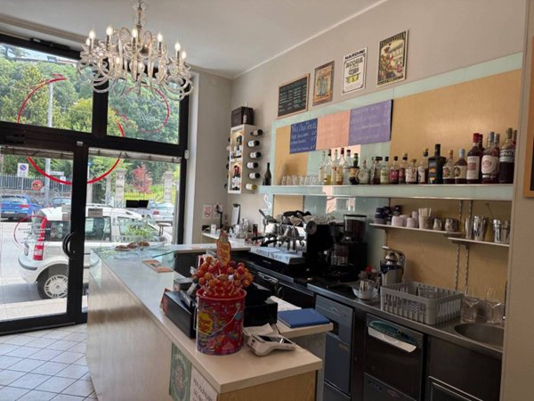 negozio in vendita a Verona in zona Porto Crencano