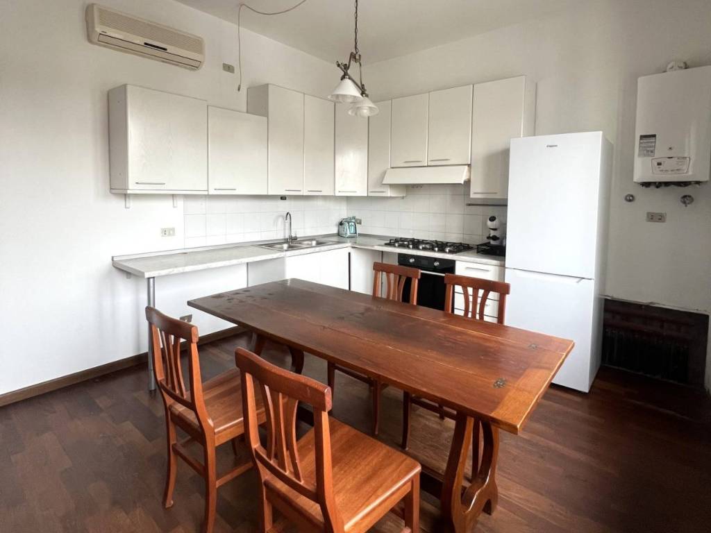 appartamento in vendita a Verona in zona Borgo Roma