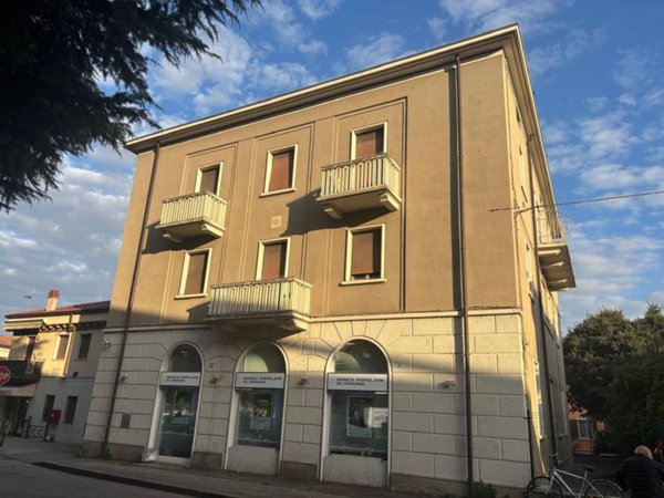 intera palazzina in vendita a Verona in zona Cadidavid