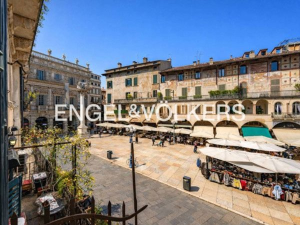 appartamento in vendita a Verona in zona Centro Storico