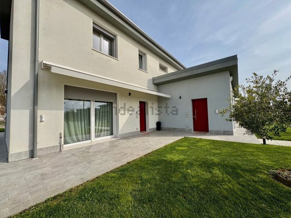 casa indipendente in vendita a Verona in zona Cadidavid