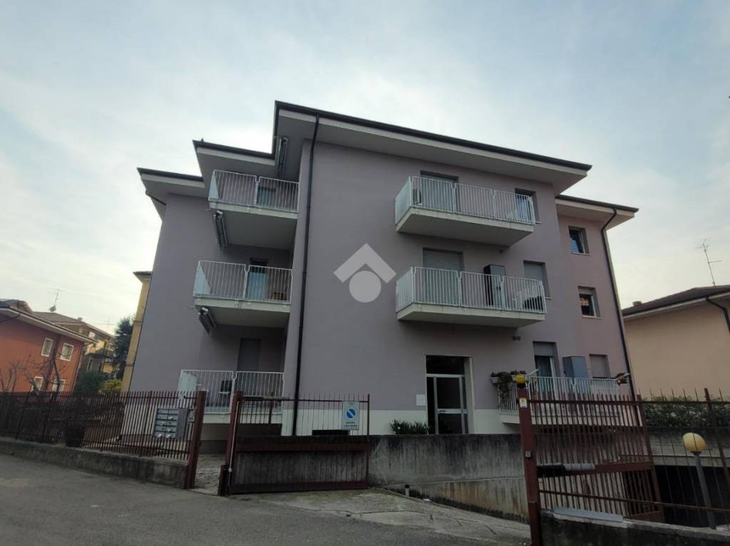 appartamento in vendita a Verona in zona Borgo Roma