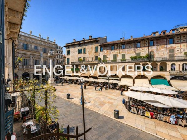 appartamento in vendita a Verona in zona Centro Storico