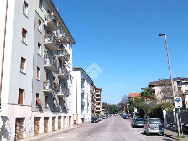 appartamento in vendita a Verona in zona Borgo Milano