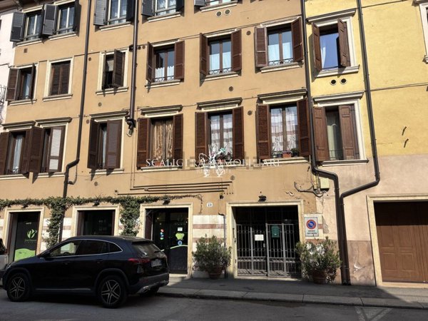 appartamento in vendita a Verona in zona Veronetta