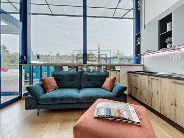 negozio in vendita a Verona in zona Porto Crencano