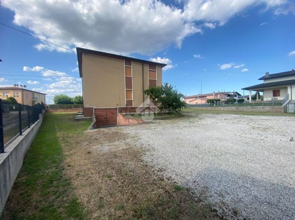 casa indipendente in vendita a Verona