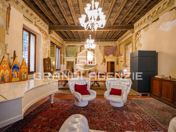 appartamento in vendita a Verona in zona Centro Storico