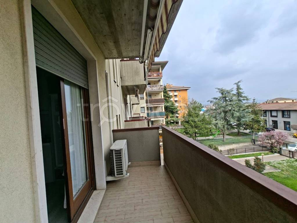 appartamento in vendita a Verona in zona Borgo Roma