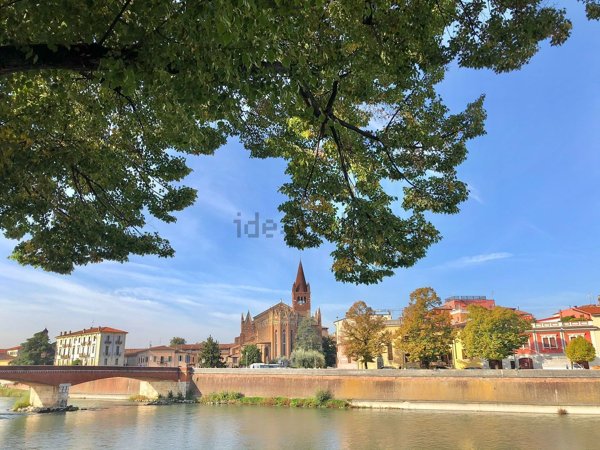 appartamento in vendita a Verona in zona Veronetta