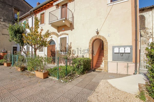 appartamento in vendita a Verona in zona Cadidavid