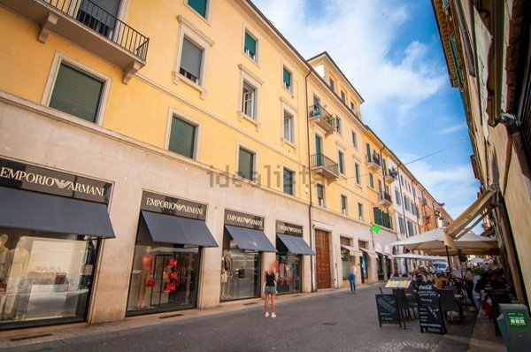 appartamento in vendita a Verona in zona Centro Storico