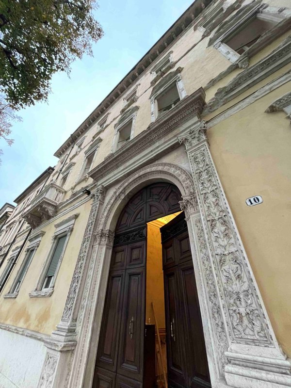 appartamento in vendita a Verona in zona Veronetta