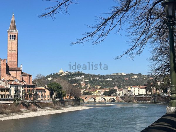 appartamento in vendita a Verona in zona Veronetta