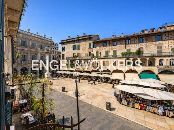 appartamento in vendita a Verona in zona Centro Storico