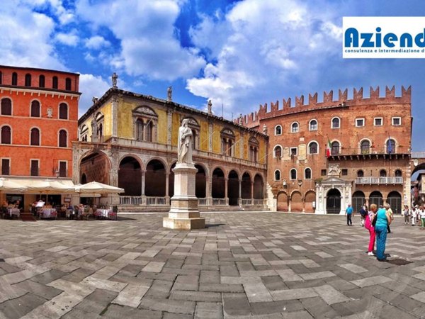 negozio in vendita a Verona in zona Centro Storico