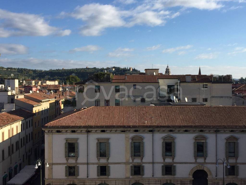 appartamento in vendita a Verona in zona Centro Storico
