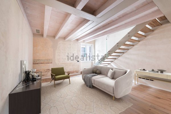 appartamento in vendita a Verona in zona Centro Storico